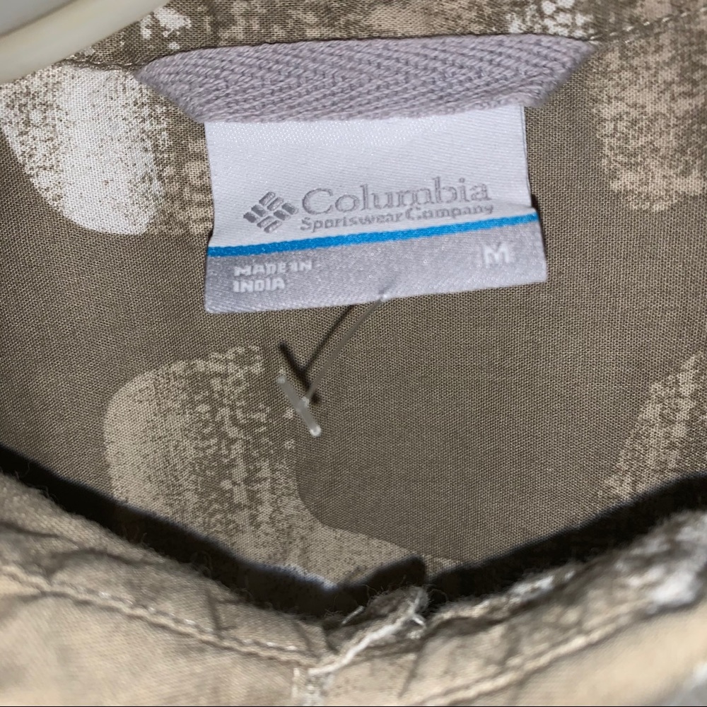 EUC Columbia Button Up Short Sleeve Shirt Size M. - Picture 3 of 4